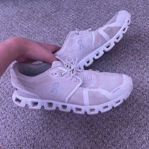 WHITE ON CLOUD 5 SIZE 9 WOMENS